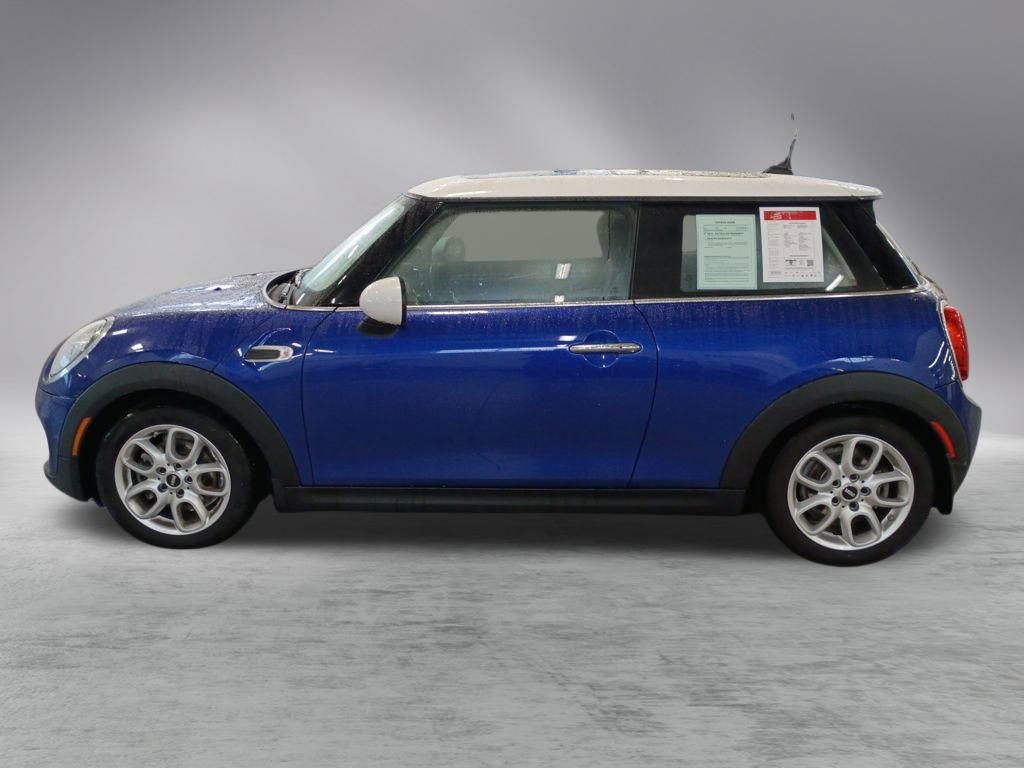 Used 2019 MINI Cooper 2-Door Hardtop w/ Premium Package image 2