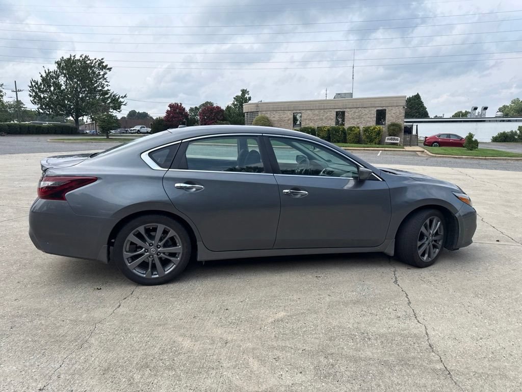Used 2018 Nissan Altima 2.5 SR w/ SR Special Edition FWD image 8