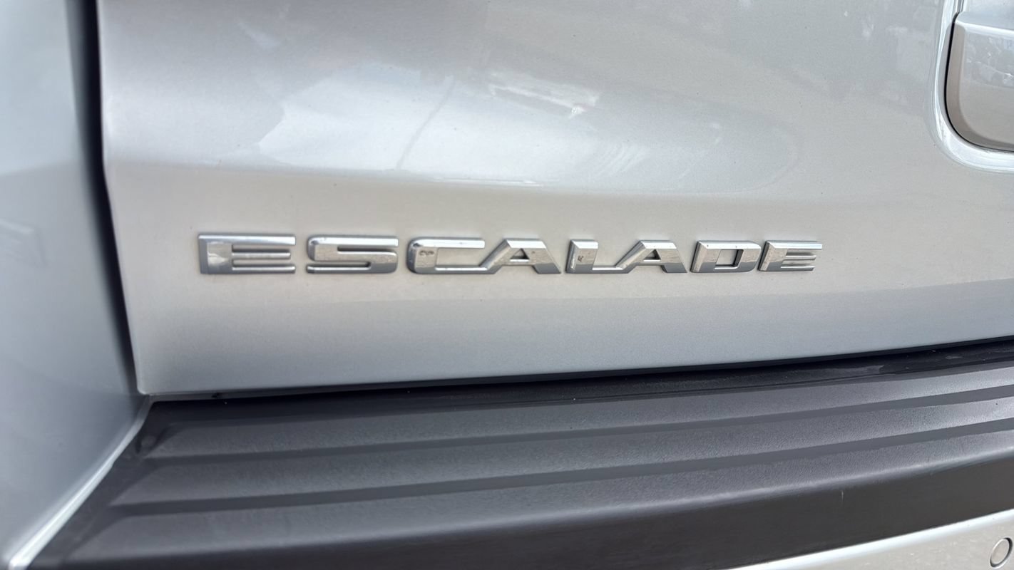 Used 2019 Cadillac Escalade Luxury AWD/4WD image 19