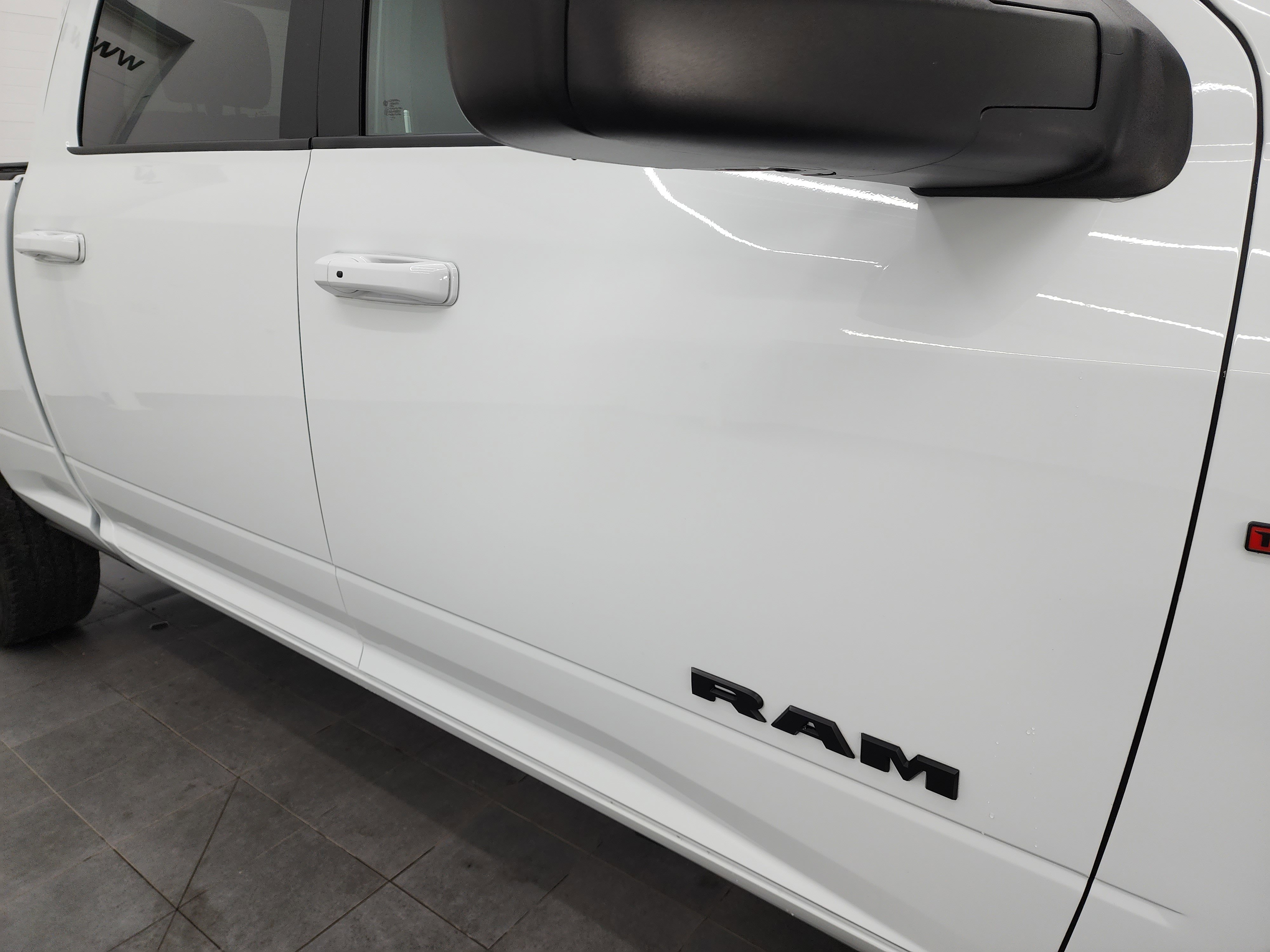 Used 2024 RAM 2500 Laramie w/ Night Edition image 25