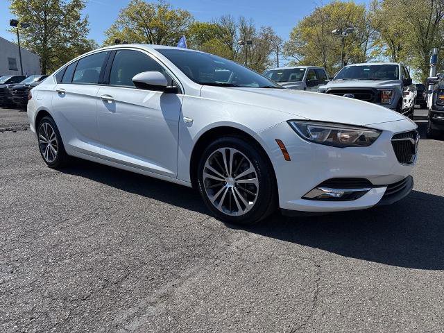 Used 2018 Buick Regal Essence w/ Sights and Sounds Package FWD image 3