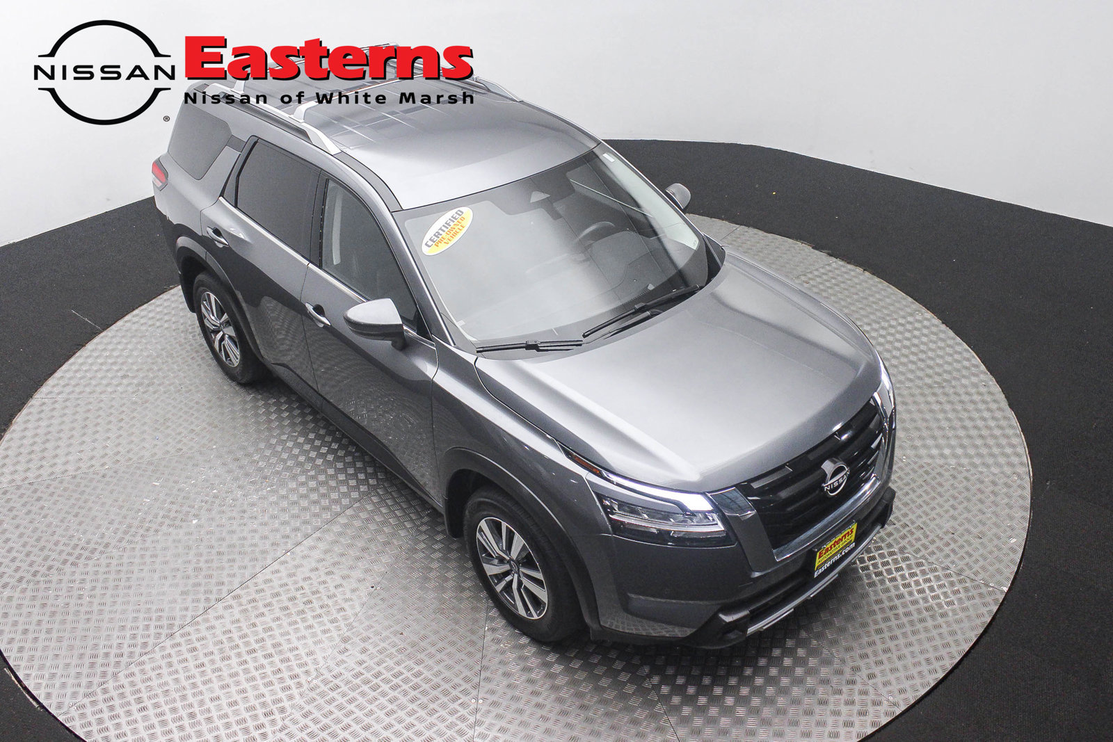 Used 2024 Nissan Pathfinder SL AWD/4WD image 3