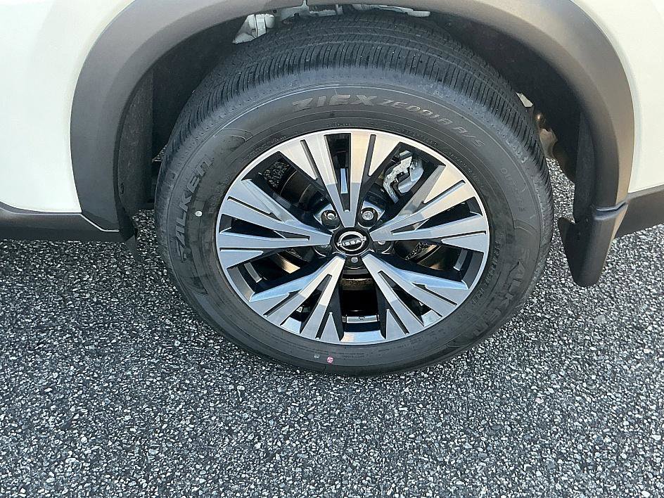 Certified 2023 Nissan Rogue SV w/ SV Premium B Package image 8