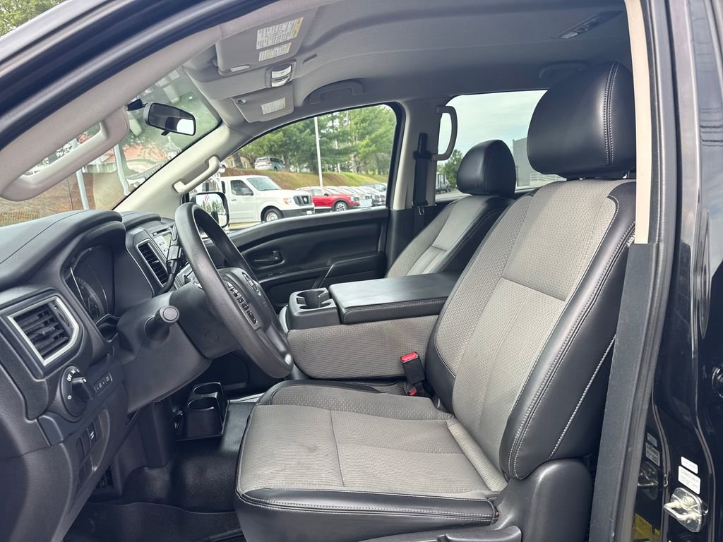 Used 2016 Nissan Titan S AWD/4WD image 10