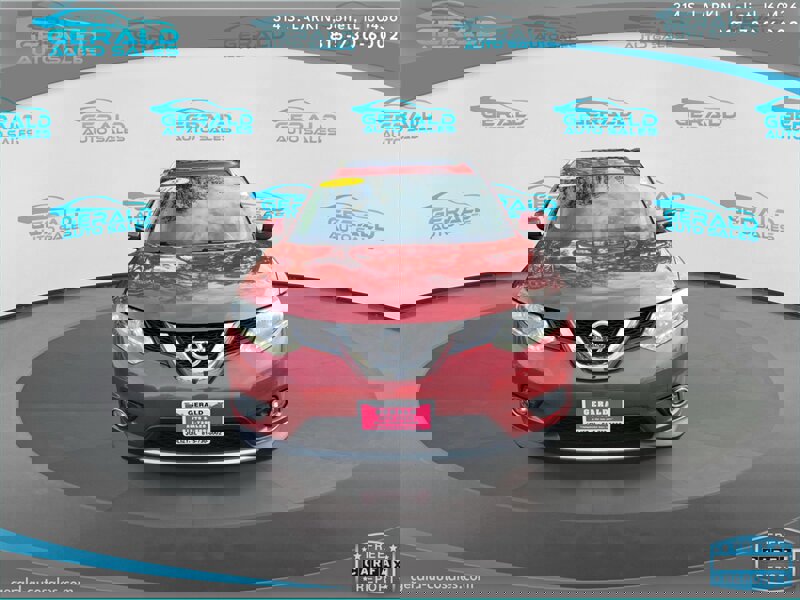 Used 2015 Nissan Rogue S image 2