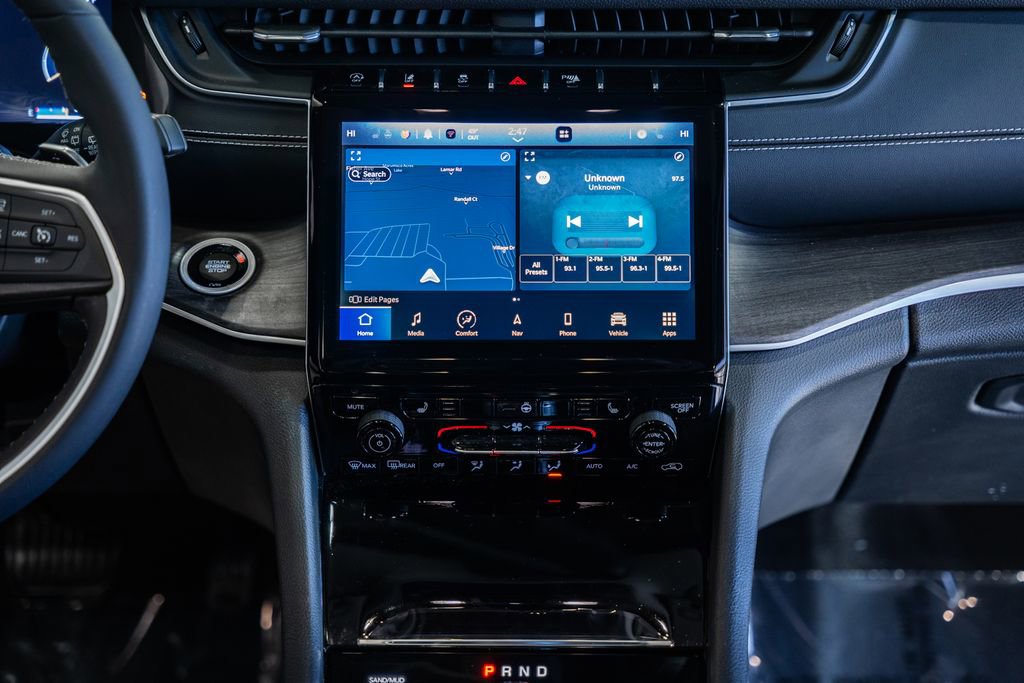 Certified 2023 Jeep Grand Cherokee Limited w/ Black Appearance Package image 23