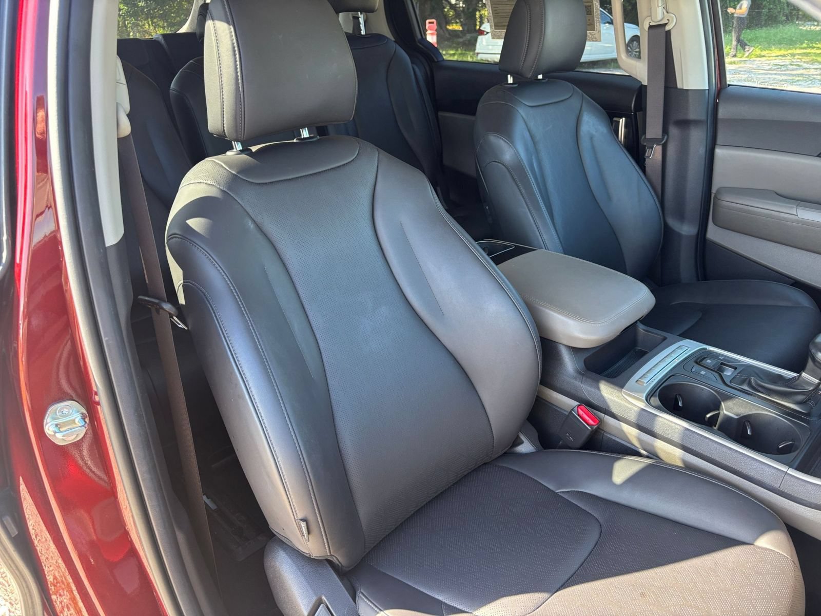 Used 2026 Kia Carnival FWD image 38