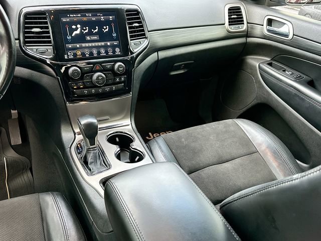 Used 2020 Jeep Grand Cherokee Altitude image 24