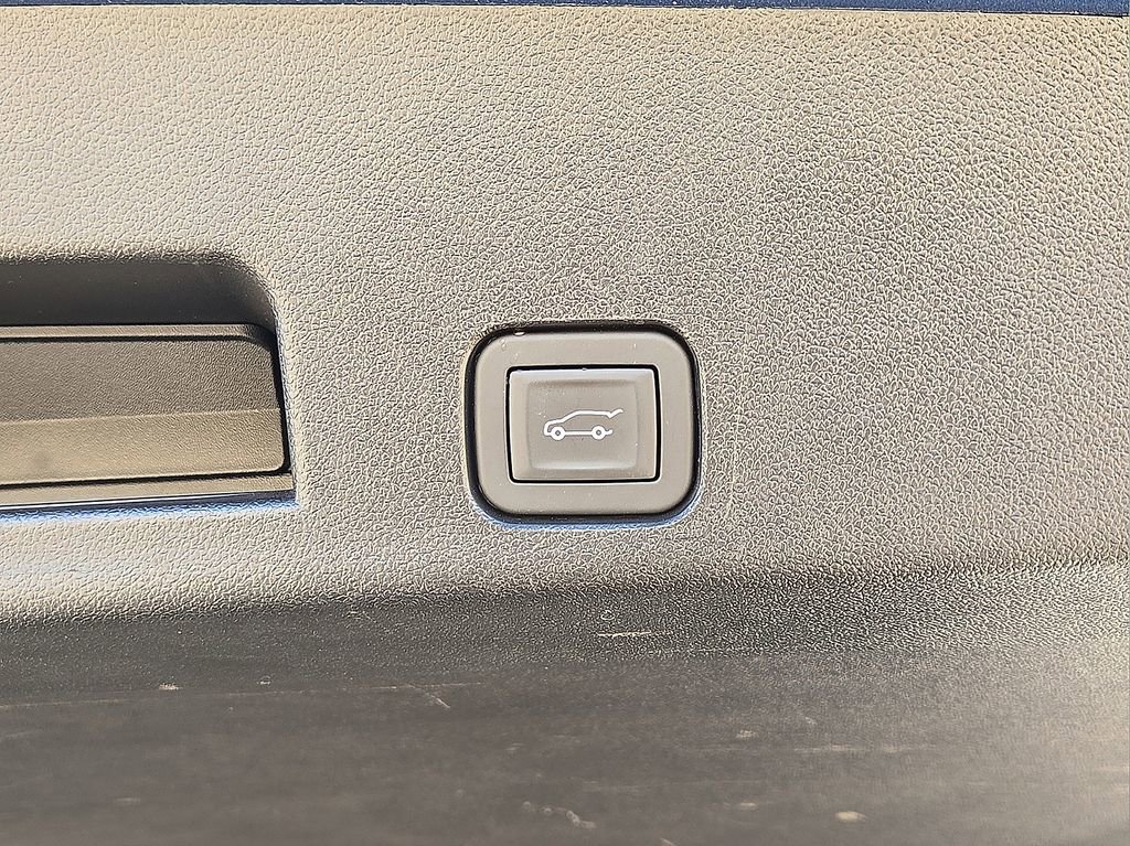 Used 2025 Buick Enclave Preferred image 14