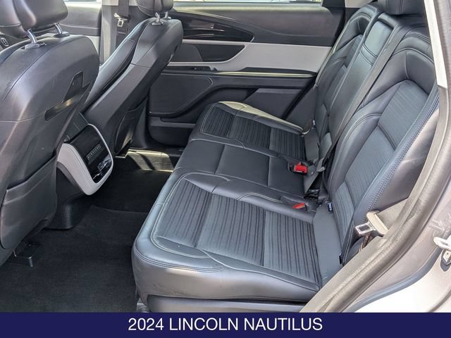 Used 2024 Lincoln Nautilus Reserve AWD/4WD image 15
