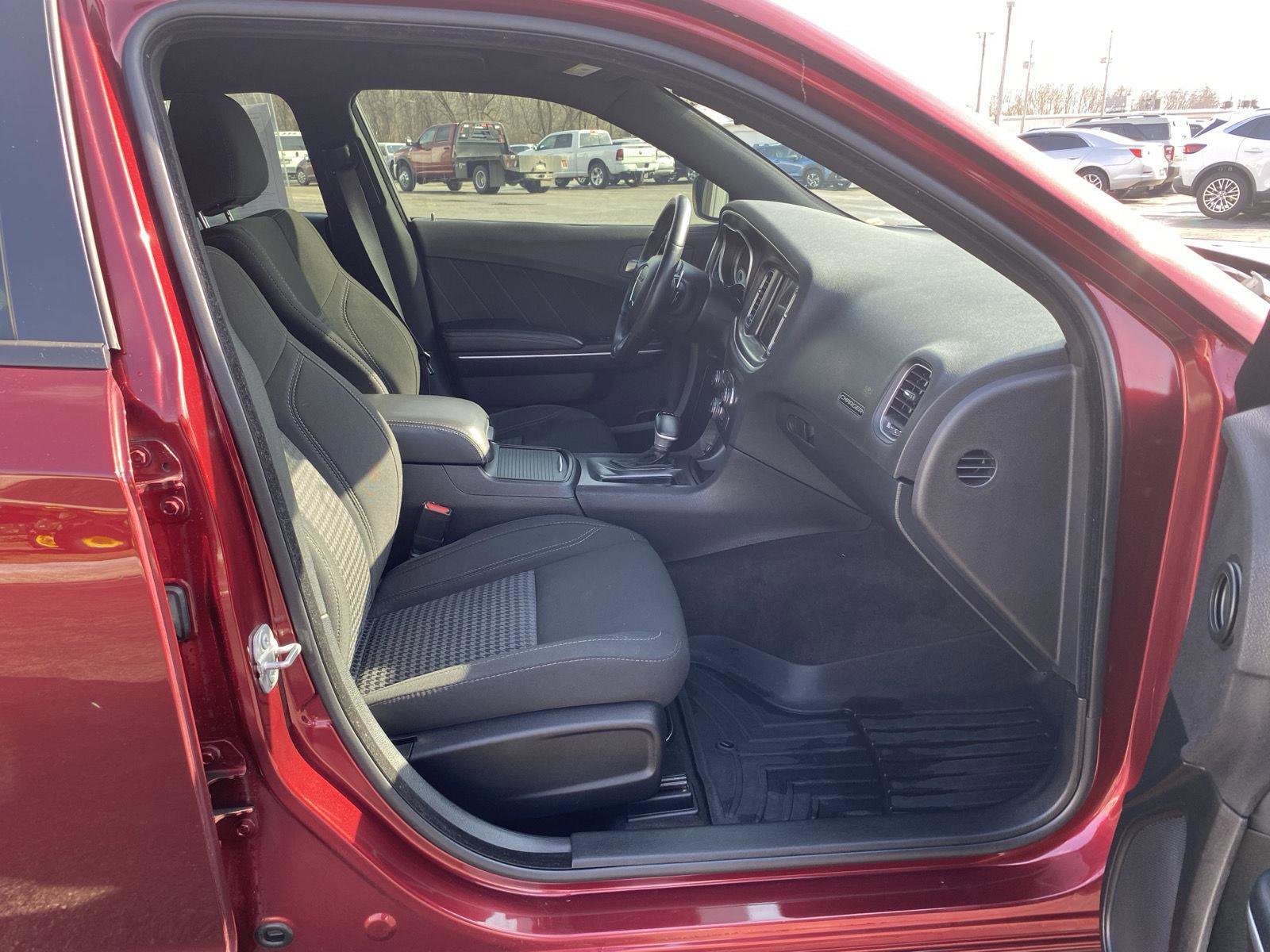 Used 2018 Dodge Charger GT image 35