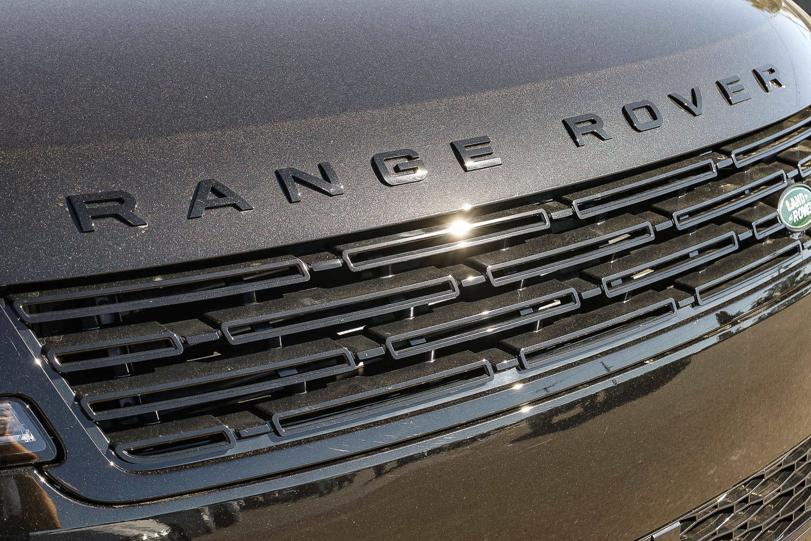 New 2026 Land Rover Range Rover Sport SE AWD/4WD image 16