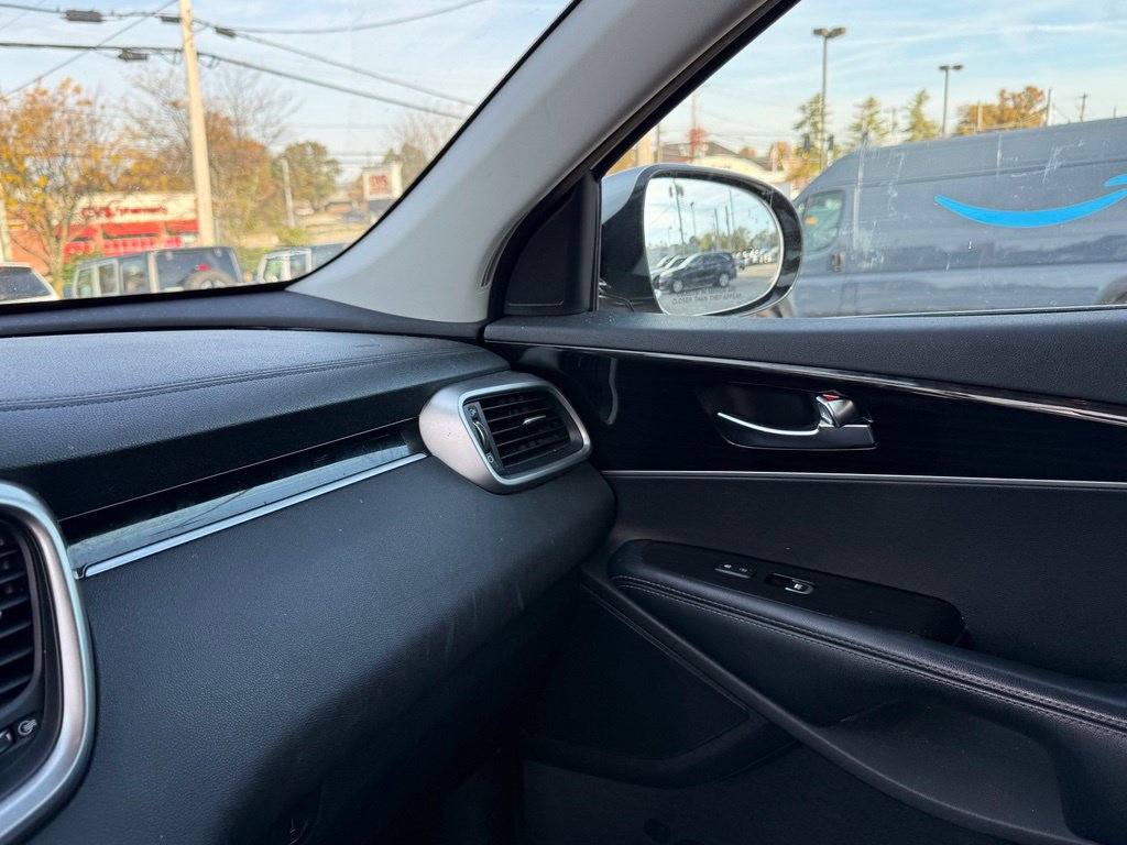 Used 2019 Kia Sorento AWD V6 image 21