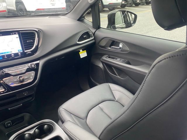 New 2026 Chrysler Voyager LX image 35