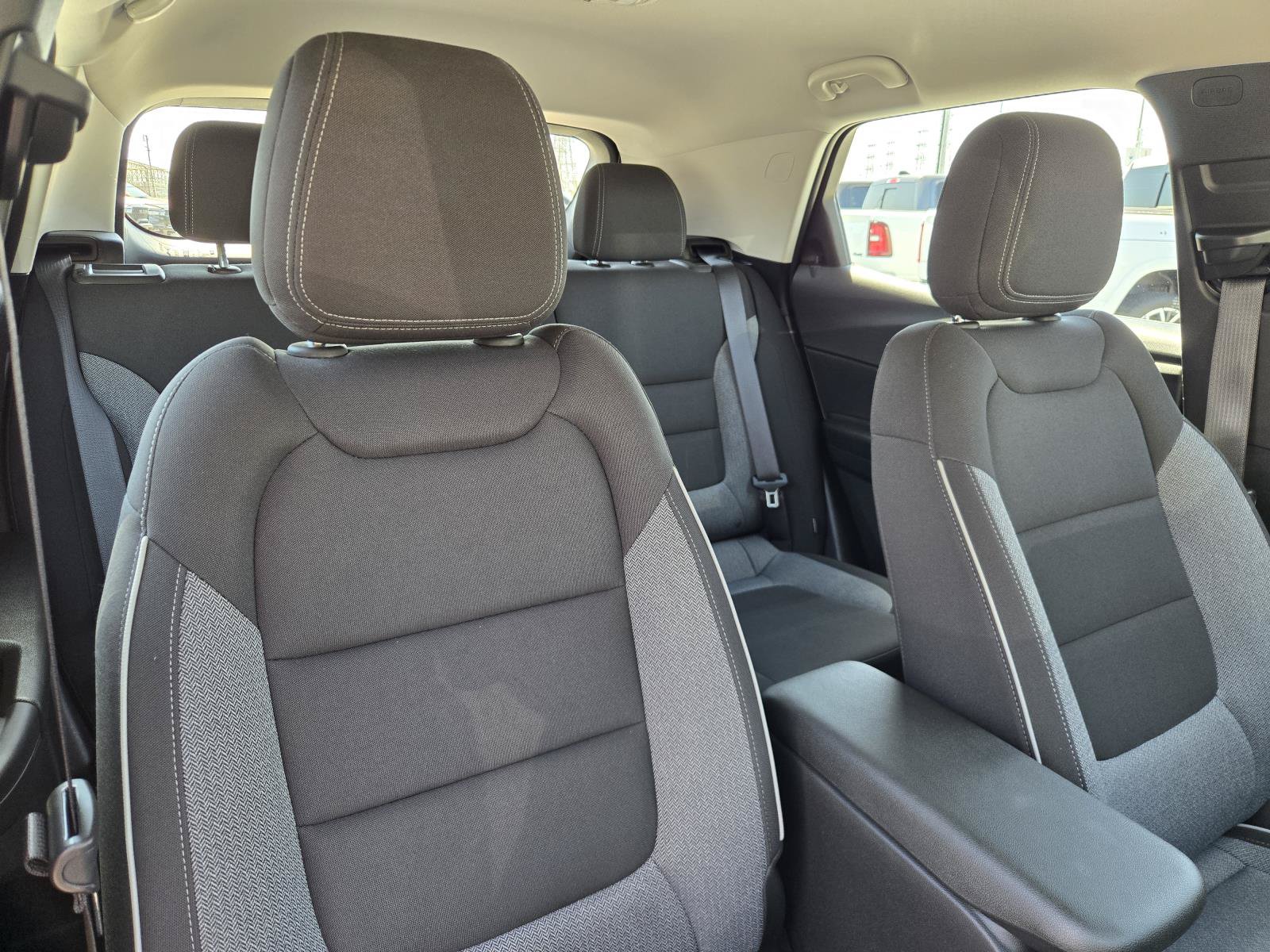 Used 2025 Chevrolet TrailBlazer LS w/ LS Confidence Package FWD image 30