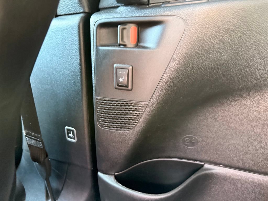 Used 2025 Chrysler Pacifica Limited FWD image 14