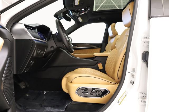 Used 2023 Jeep Grand Cherokee L Summit w/ Luxury Tech Group V AWD/4WD image 13