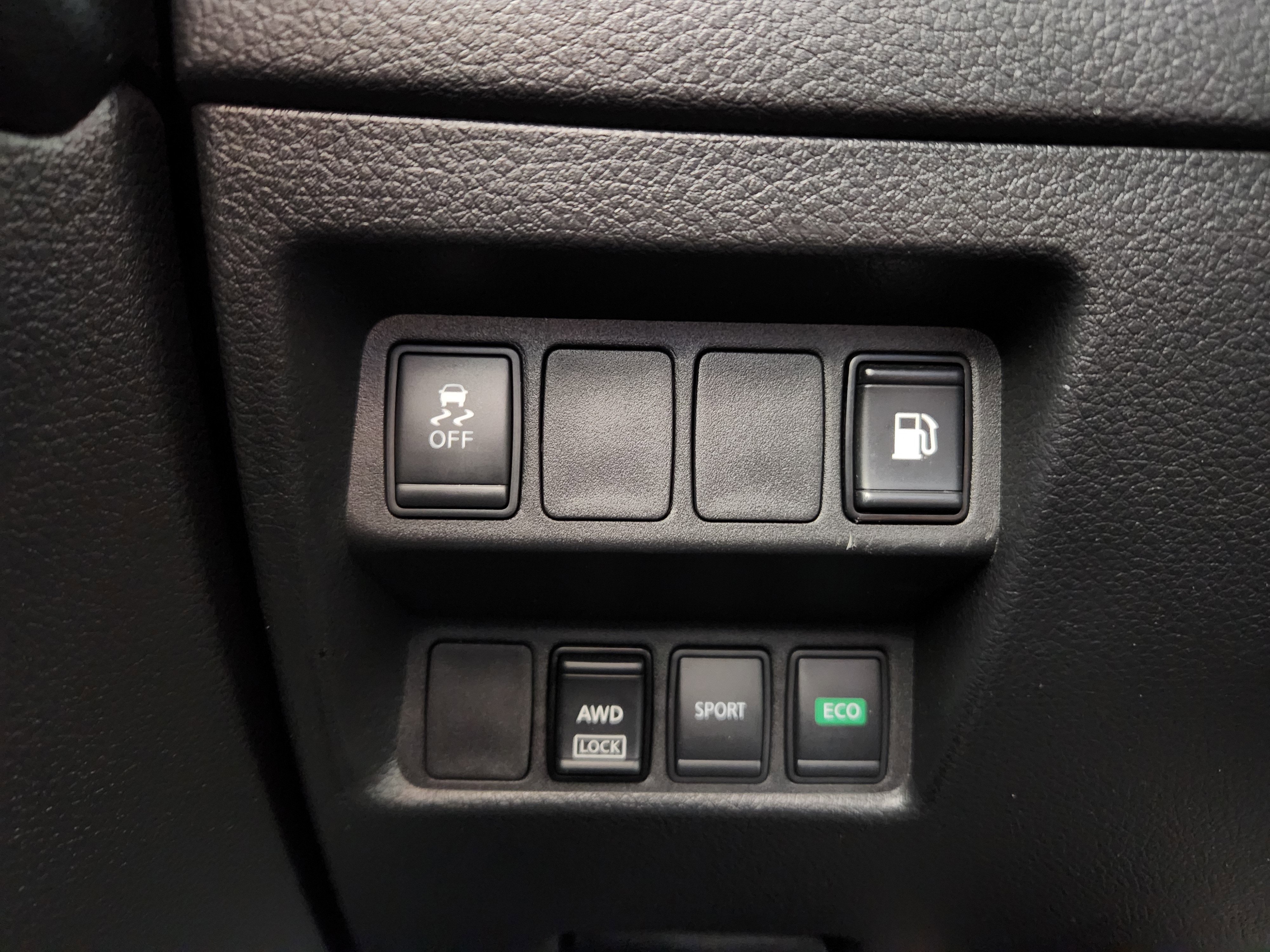 Used 2018 Nissan Rogue S image 27