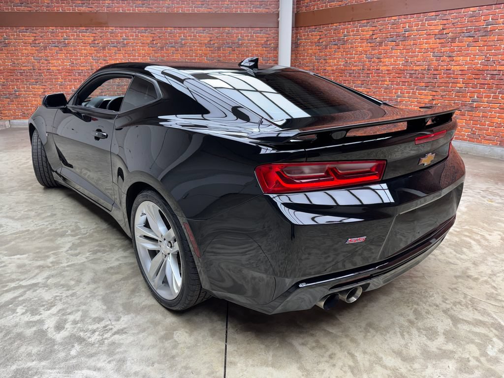 Used 2016 Chevrolet Camaro SS RWD image 3