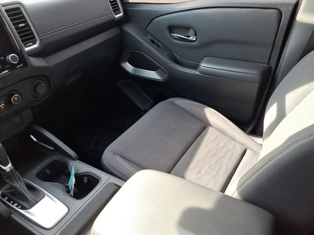 Used 2023 Nissan Frontier SV w/ Tow Package image 12