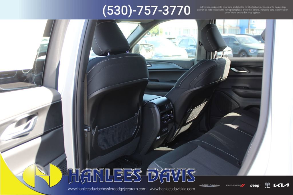 New 2026 Jeep Grand Cherokee Laredo X AWD/4WD image 16
