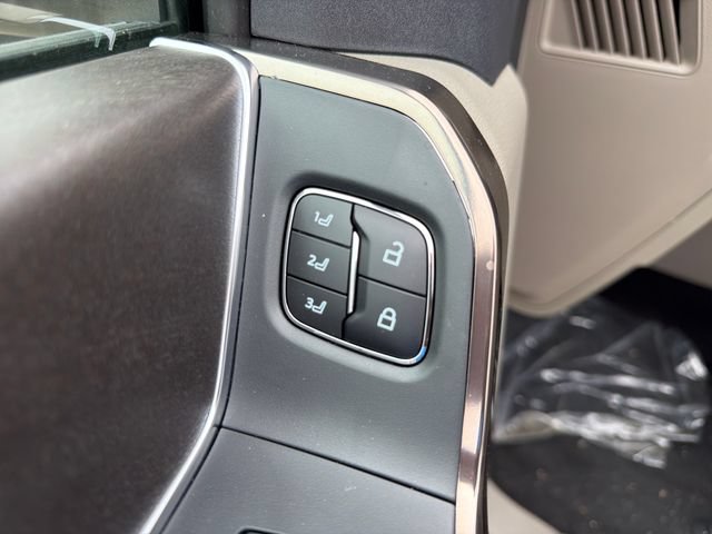 New 2026 Ford F350 Platinum w/ Platinum Plus Package AWD/4WD image 21