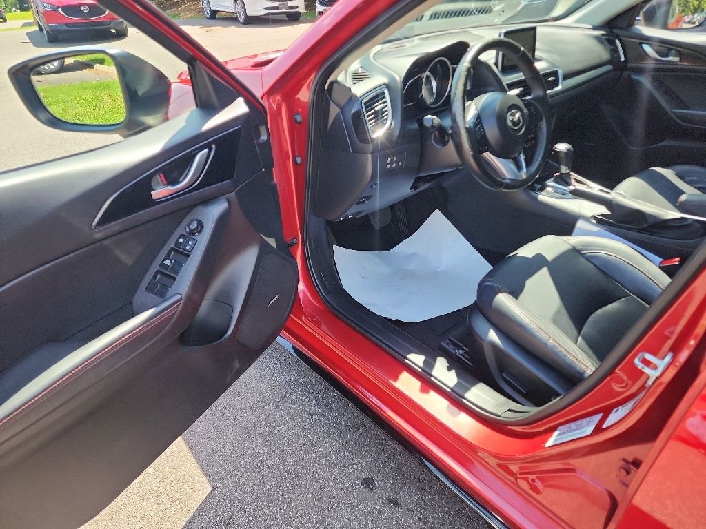 Used 2016 MAZDA MAZDA3 s Grand Touring w/ Technology Package FWD image 13