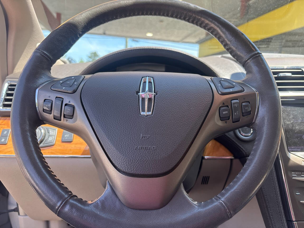Used 2013 Lincoln MKX AWD image 11