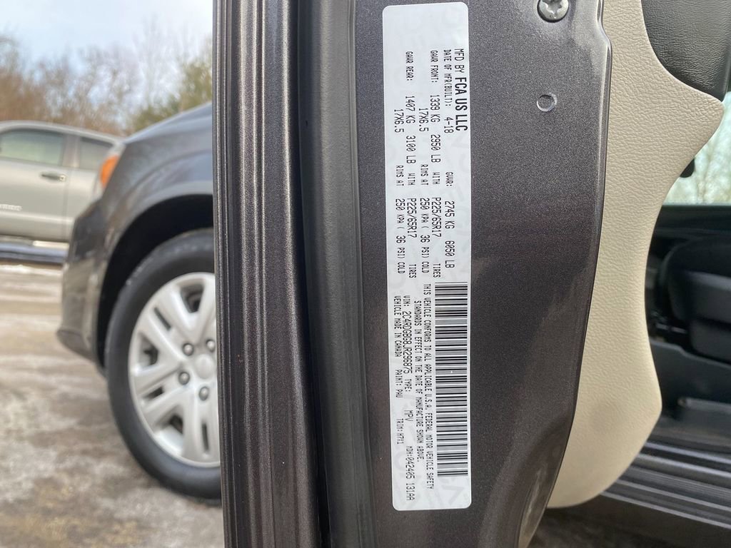 Used 2018 Dodge Grand Caravan SE w/ UConnect Hands-Free Group FWD image 33