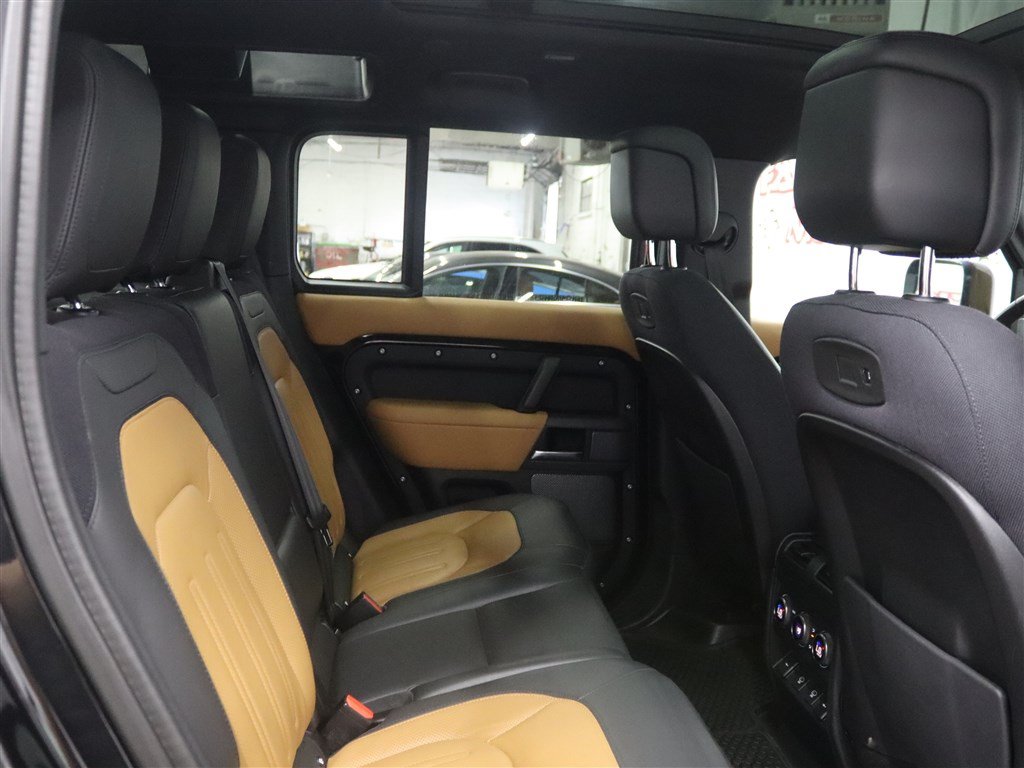 Used 2021 Land Rover Defender 110 X AWD/4WD image 23