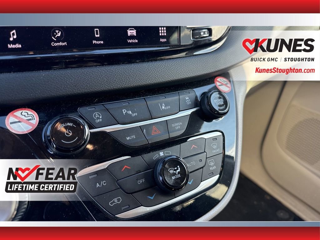 Used 2023 Chrysler Pacifica Touring-L image 33