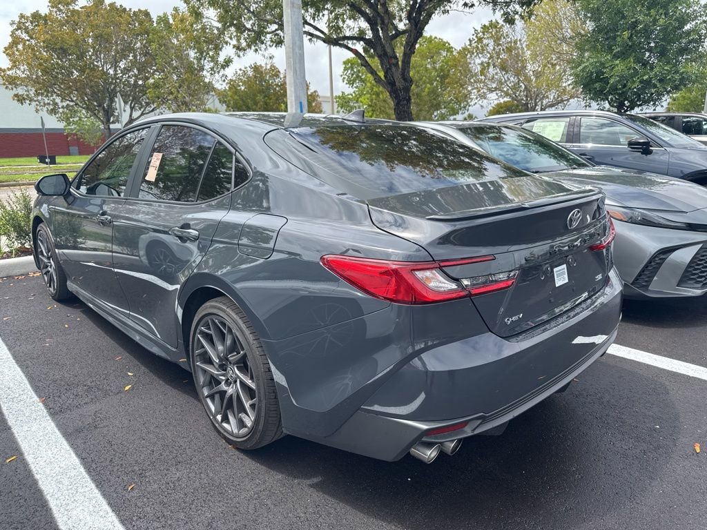 Used 2025 Toyota Camry SE w/ Convenience Package image 5
