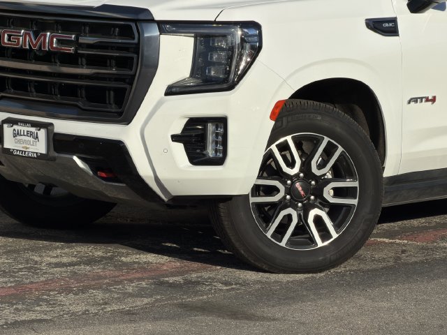 Used 2023 GMC Yukon XL AT4 w/ AT4 Premium Package AWD/4WD image 11