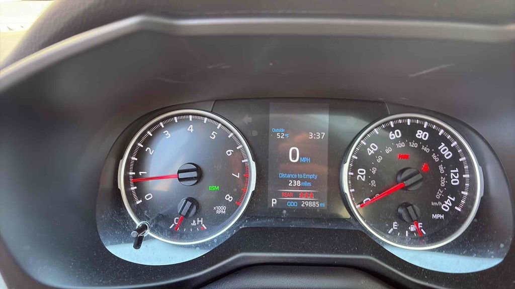 Used 2020 Toyota RAV4 XLE Premium image 16