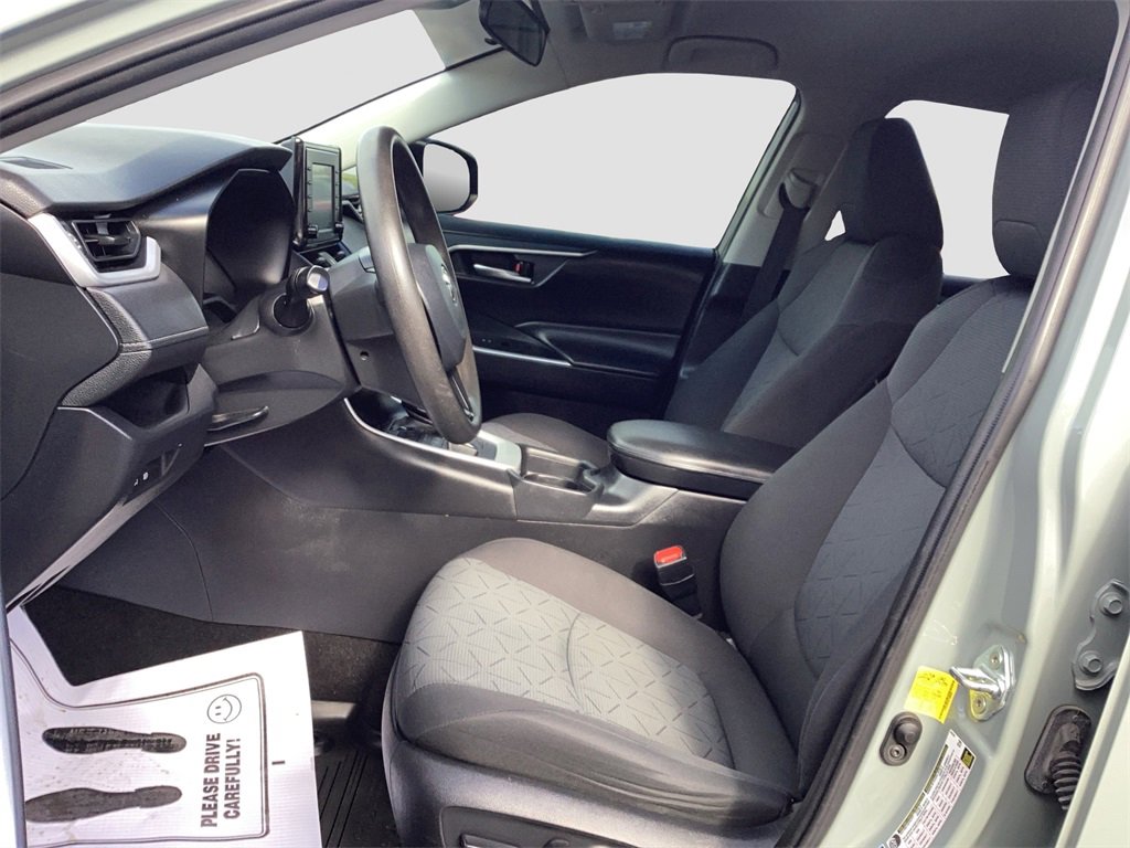 Used 2020 Toyota RAV4 XLE image 9