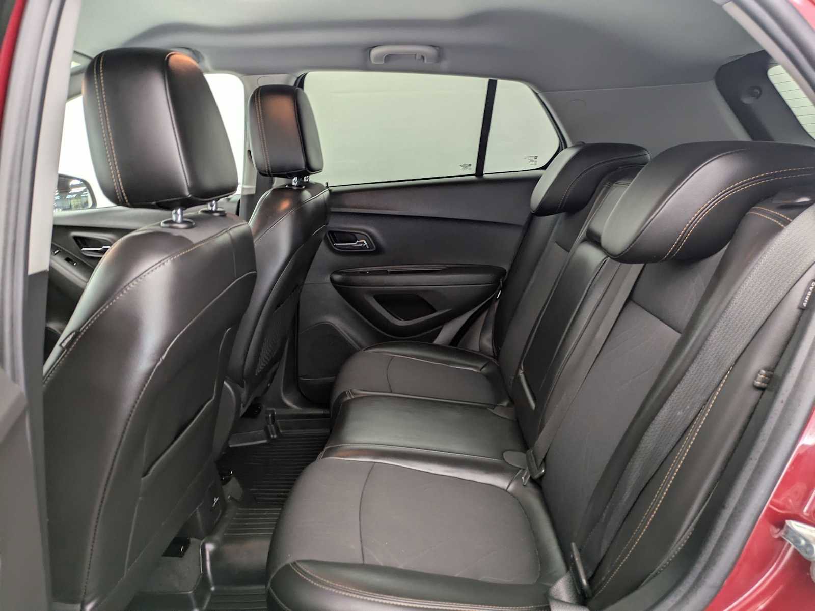 Used 2020 Chevrolet Trax LT w/ LT Convenience Package image 20