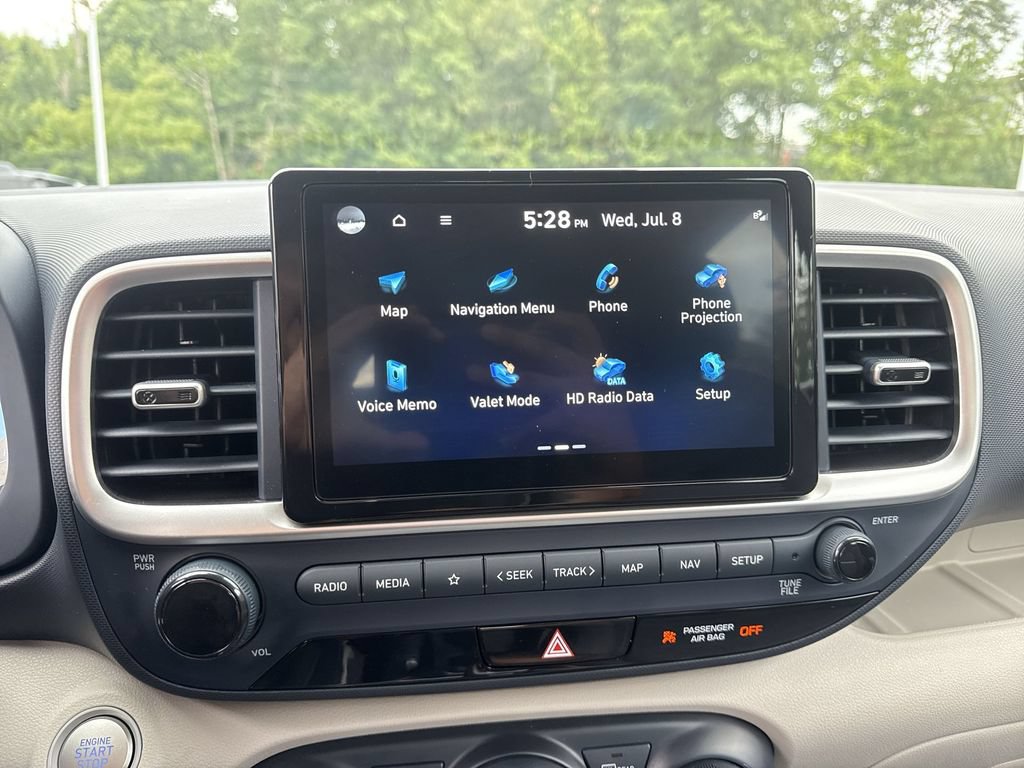 Used 2023 Hyundai Venue Limited FWD image 12