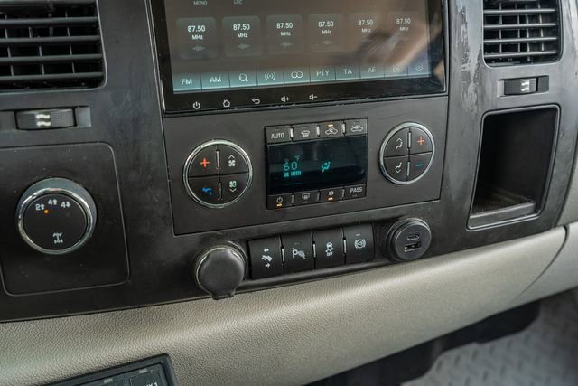 Used 2014 Chevrolet Silverado 2500 LT w/ Interior Plus Package AWD/4WD image 29