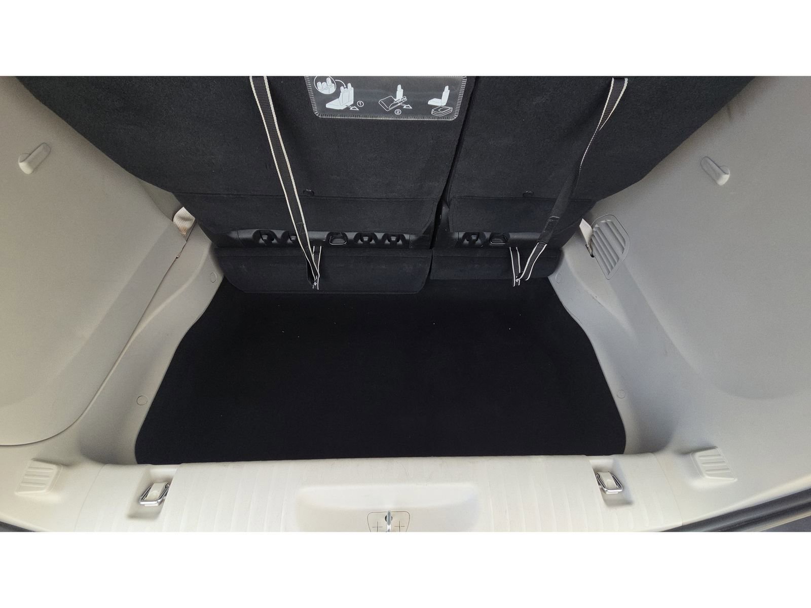 Used 2021 Chrysler Voyager Lxi FWD image 28