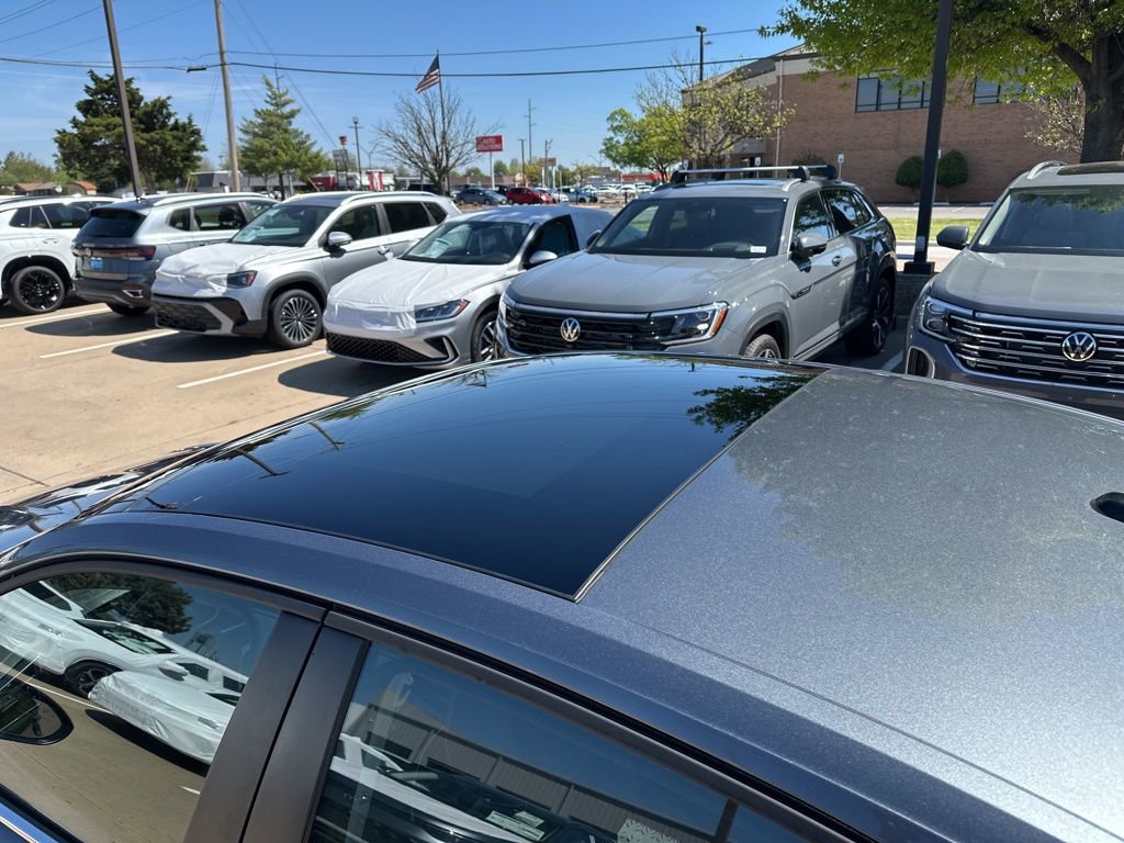 Used 2024 Volkswagen Jetta SE image 18