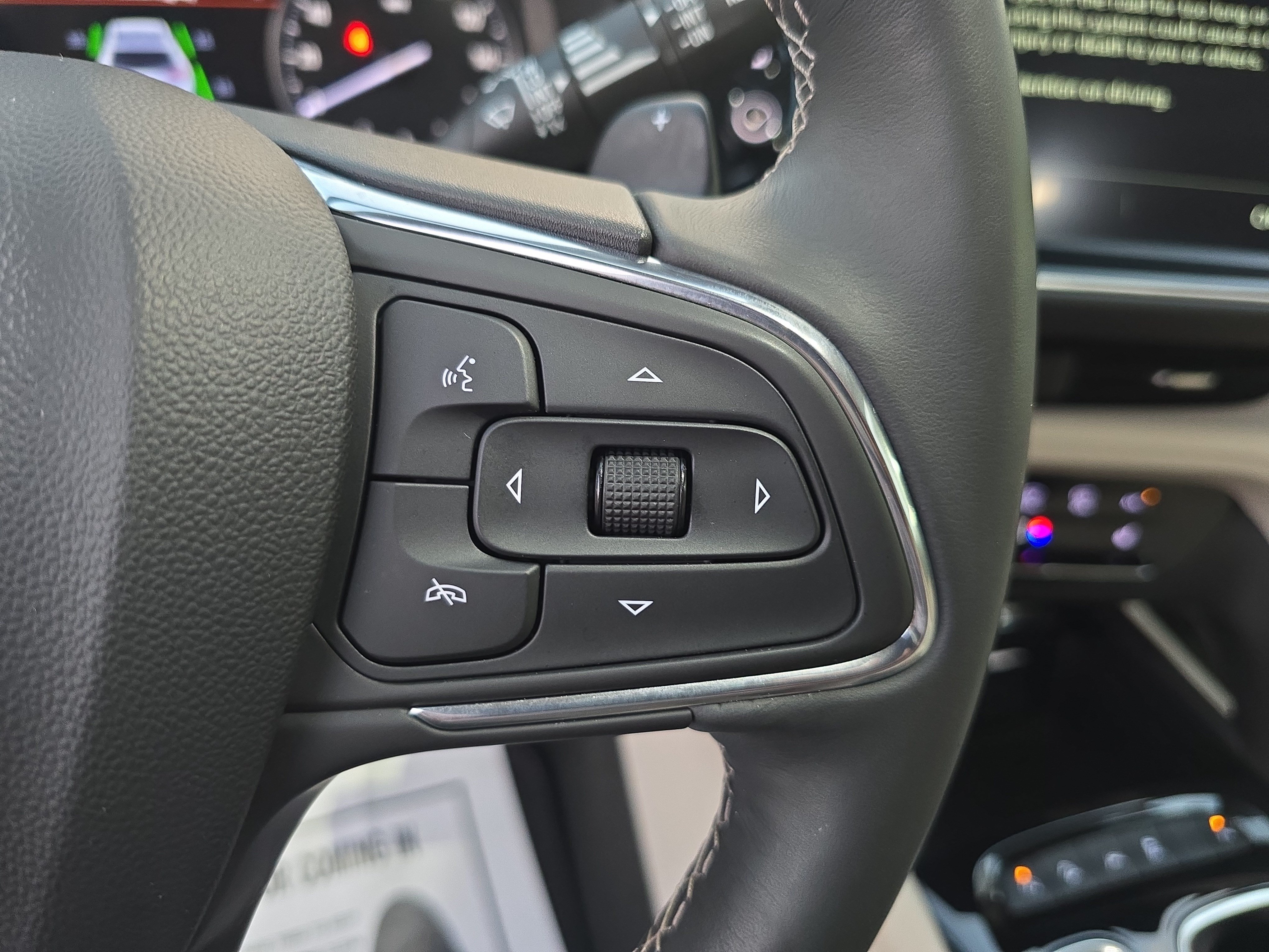 Used 2023 Buick Envision Essence w/ Technology Package I AWD/4WD image 17