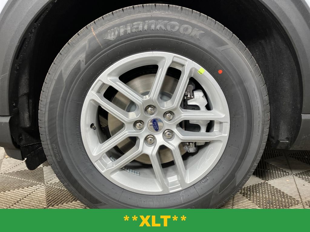 New 2026 Ford Explorer Active RWD image 12