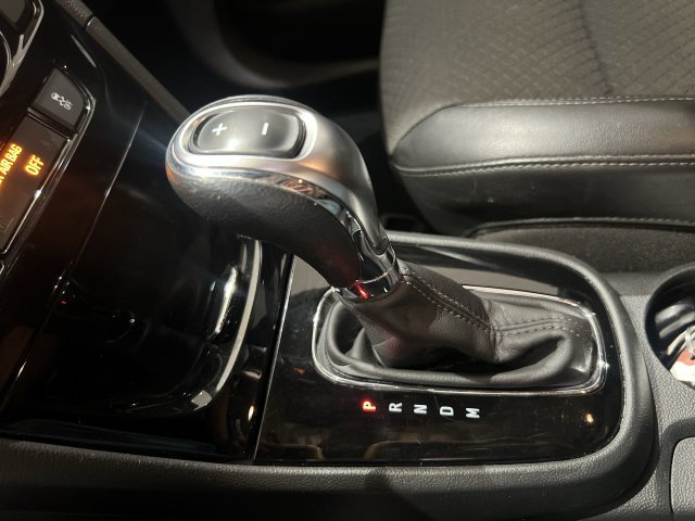 Used 2020 Buick Encore Preferred FWD image 14