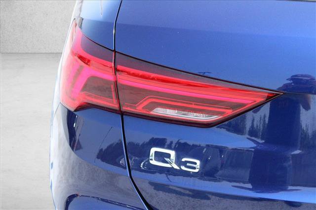 Used 2021 Audi Q3 2.0T Premium w/ Convenience Package AWD/4WD image 9