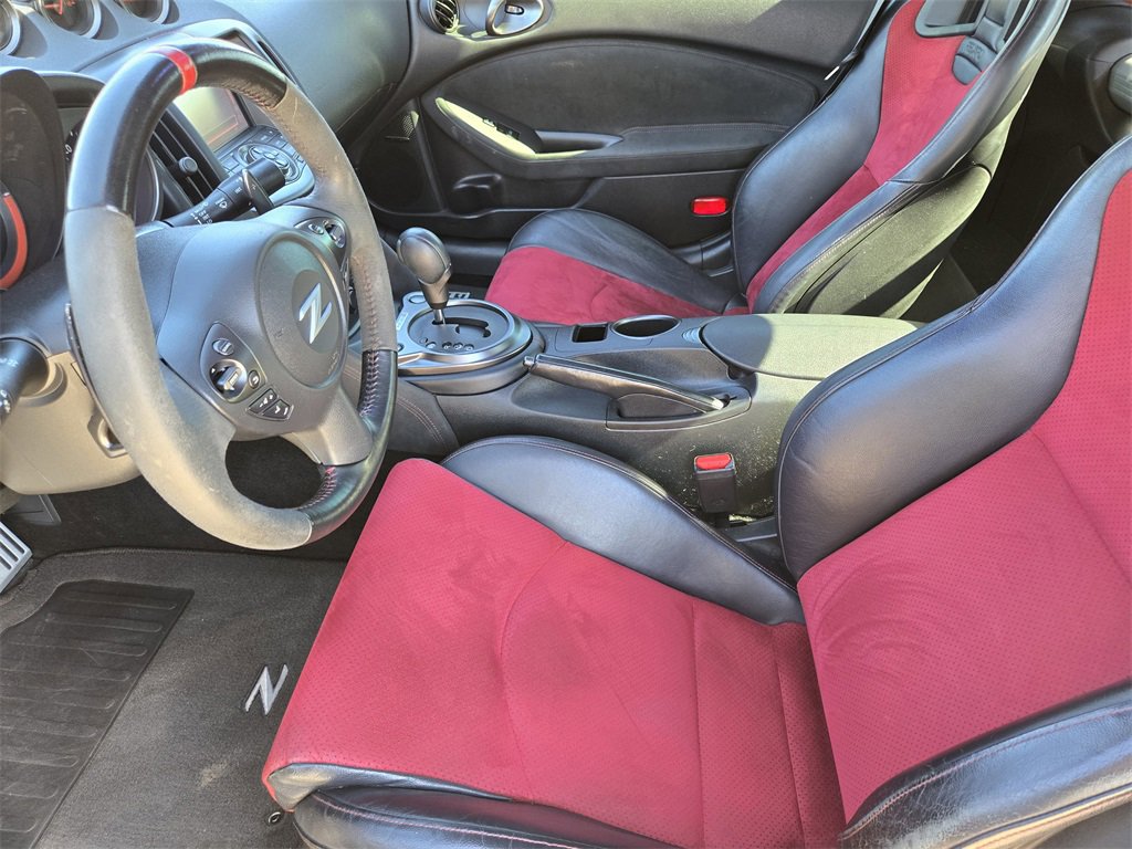 Used 2017 Nissan 370Z NISMO image 18