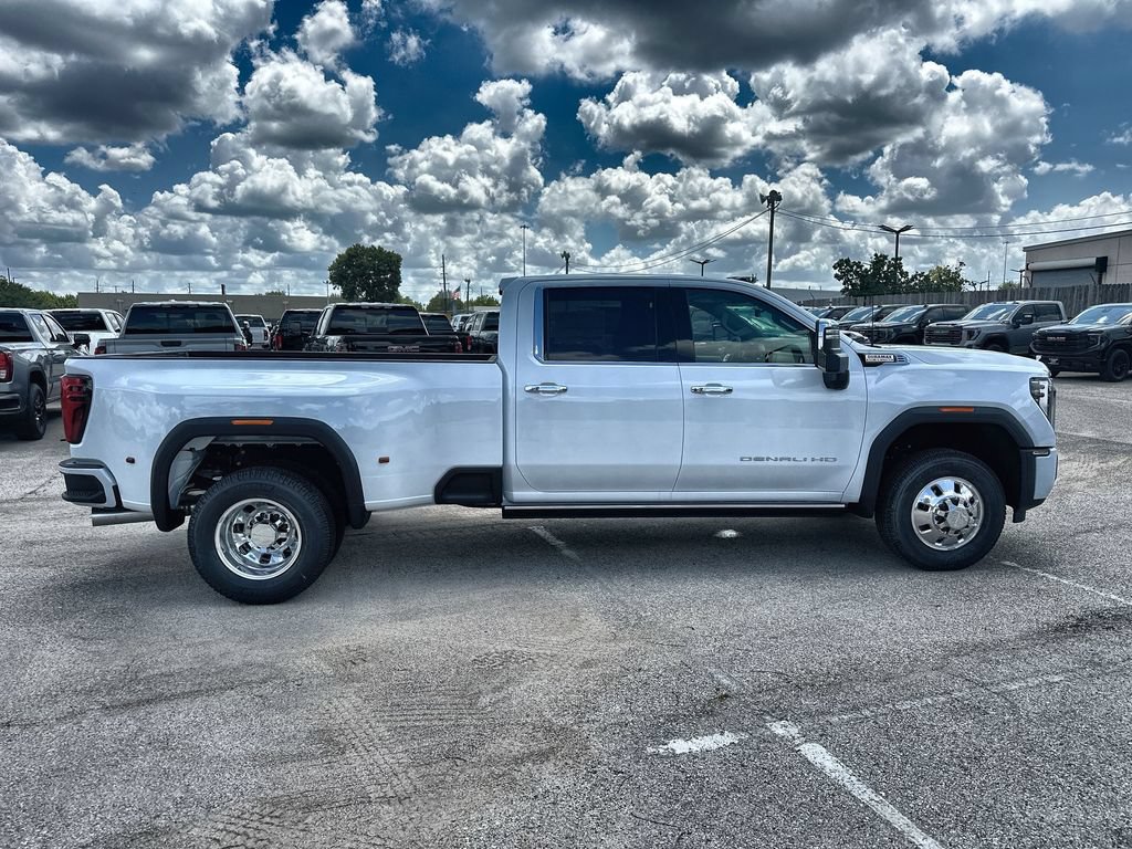 New 2026 GMC Sierra 3500 Denali w/ Denali Reserve Package AWD/4WD image 10