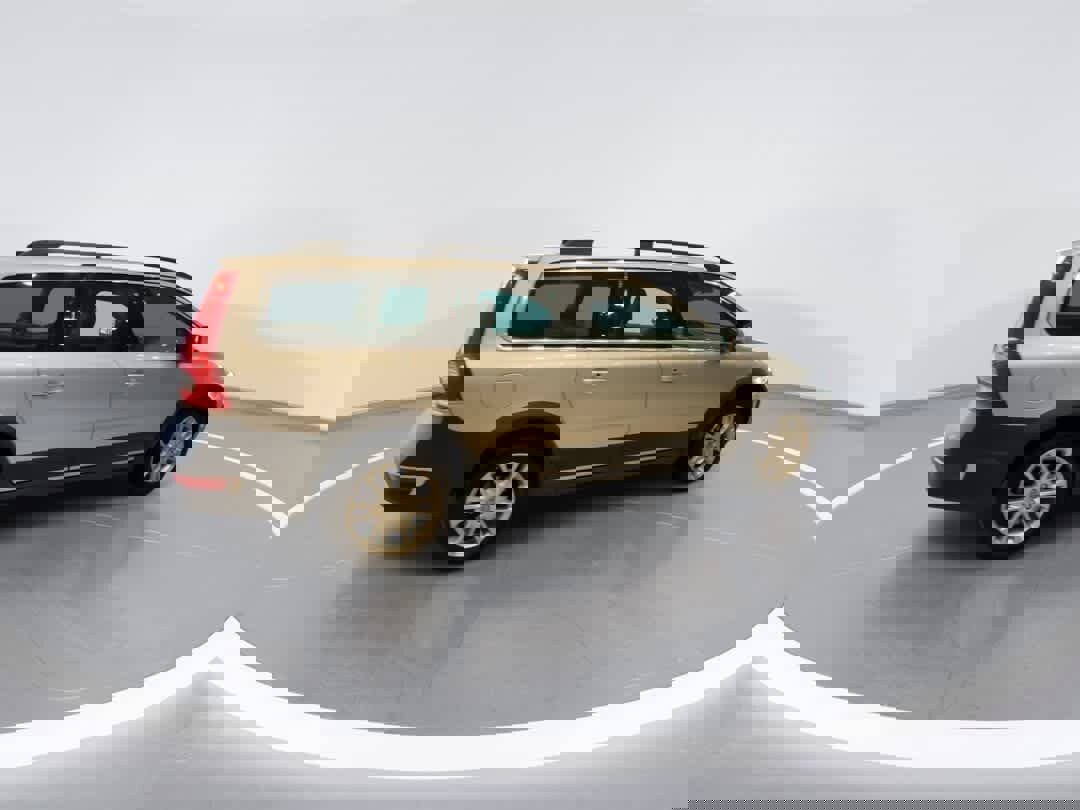 Used 2016 Volvo XC70 T5 Premier w/ Proximity Package image 8