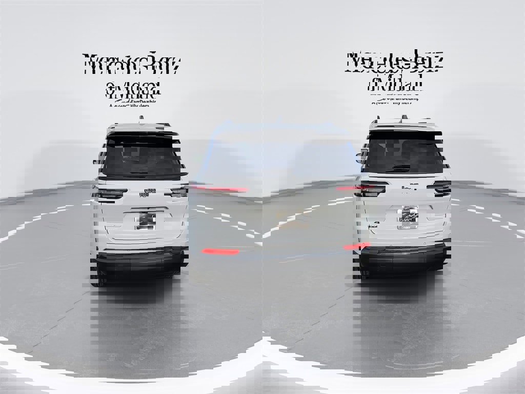 Used 2024 Jeep Grand Cherokee L Laredo image 7