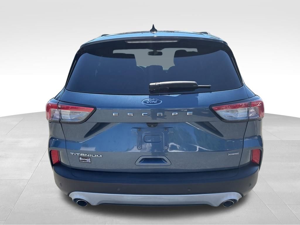 Used 2020 Ford Escape Titanium w/ Titanium Premium Package 2.0 FWD image 4