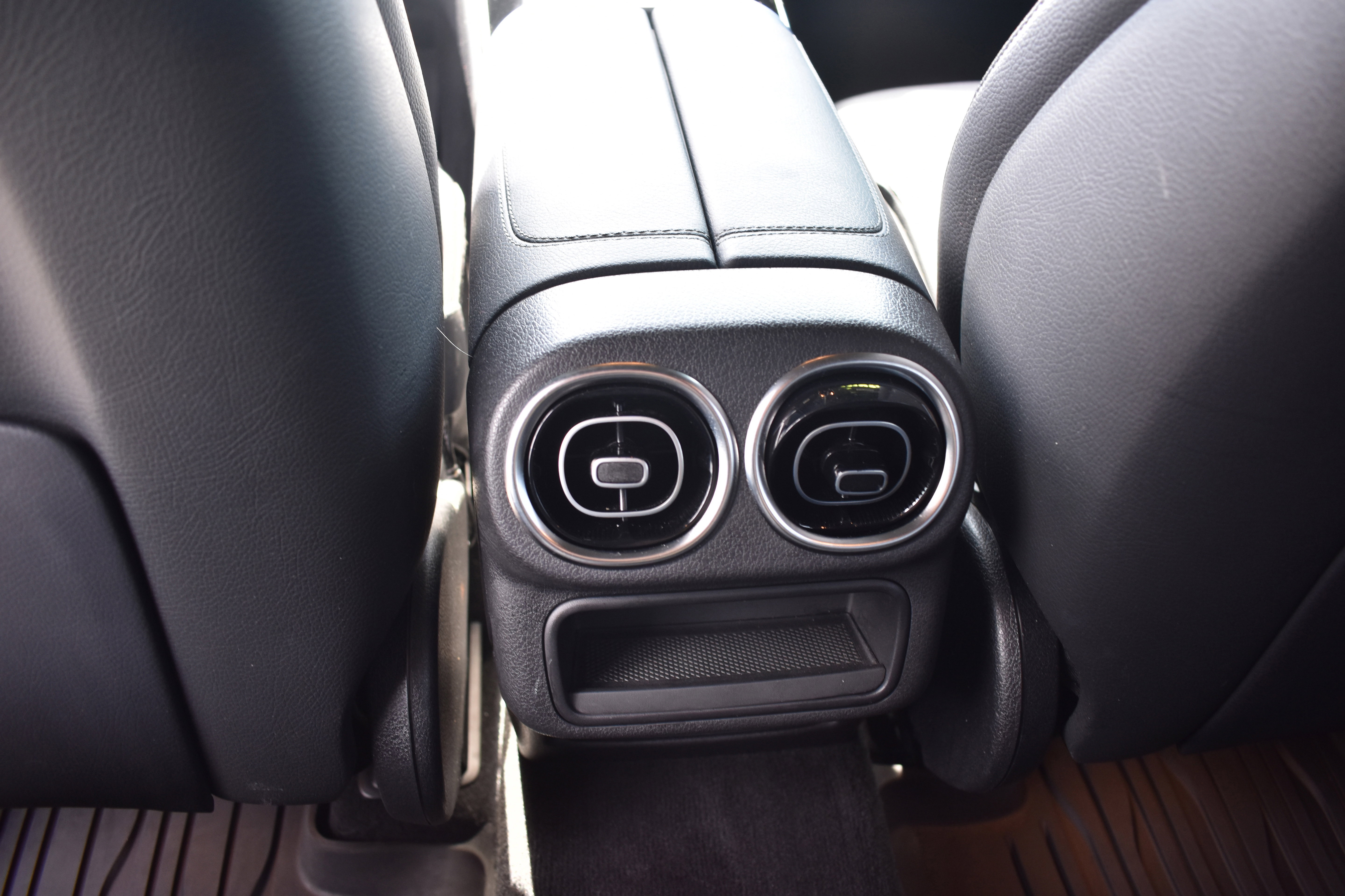 Used 2023 Mercedes-Benz GLC 300 4MATIC image 30